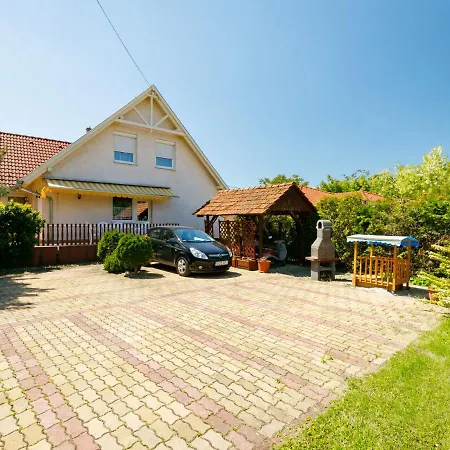 Scarlett 1 By Interhome